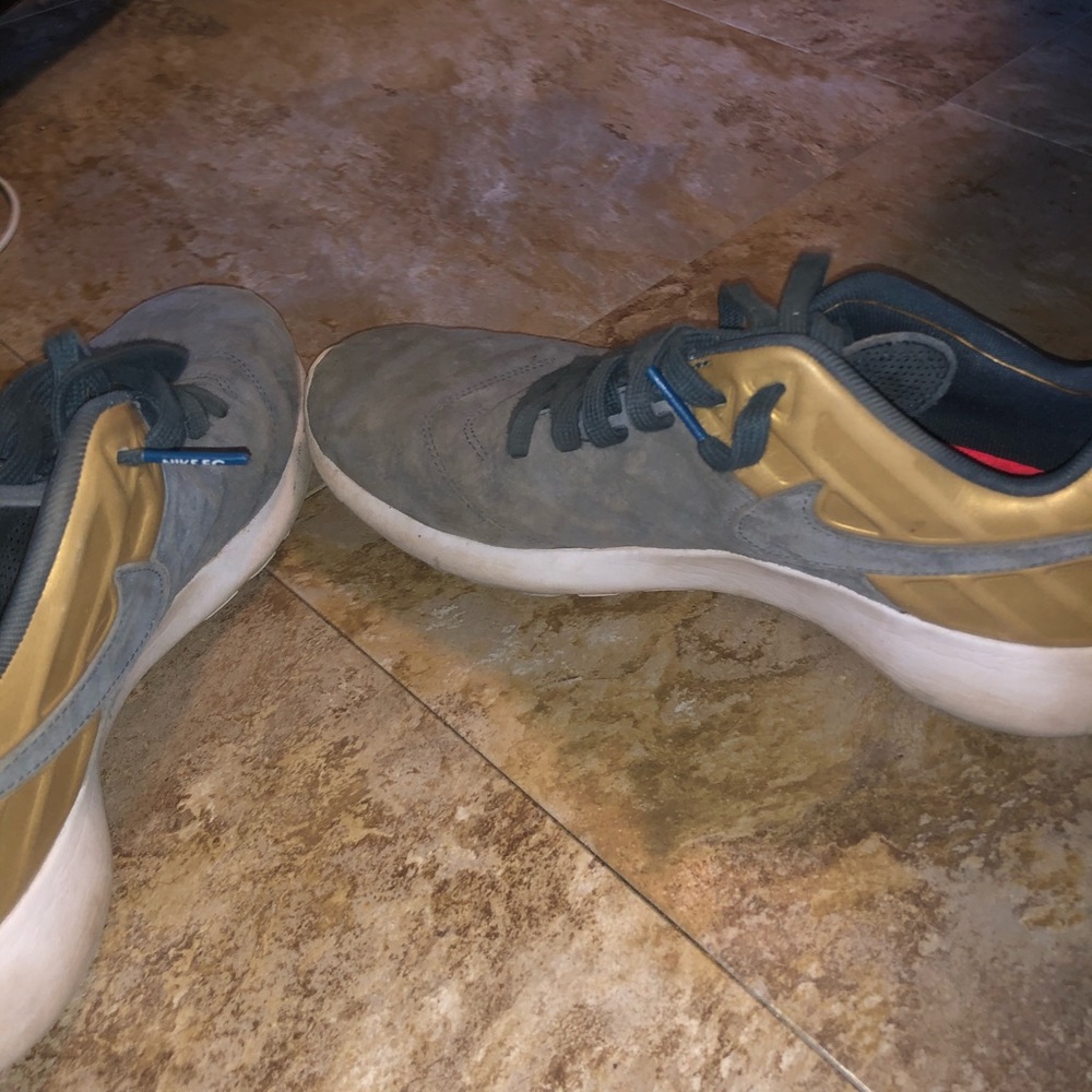 Nike shoes